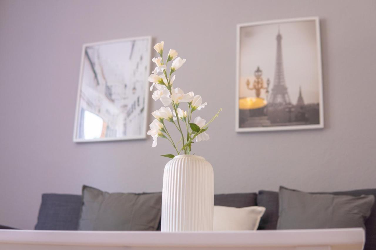 "Purple Chill" Super Zentrale Ferienwohnung Hbf-Messe-Buergerweide-Citygate-Ovb Arena Bremen Ngoại thất bức ảnh